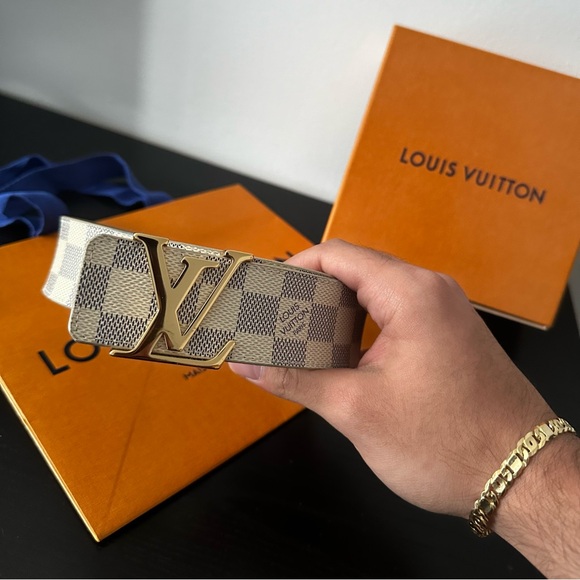 Louis Vuitton “LV” Men’s Initials Belt - Picture 2 of 4